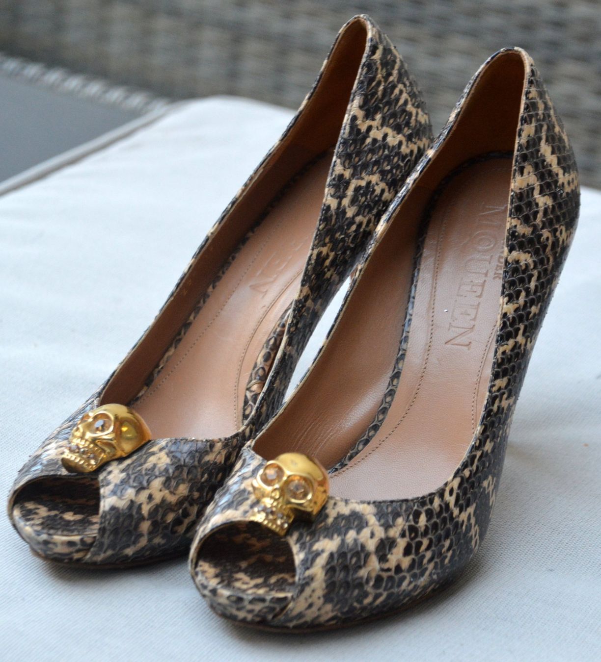 Alexander Mcqueen Scarpe da donna: Alexander McQueen Pumps .38,5 – Usato da Collonges venduto da arashee