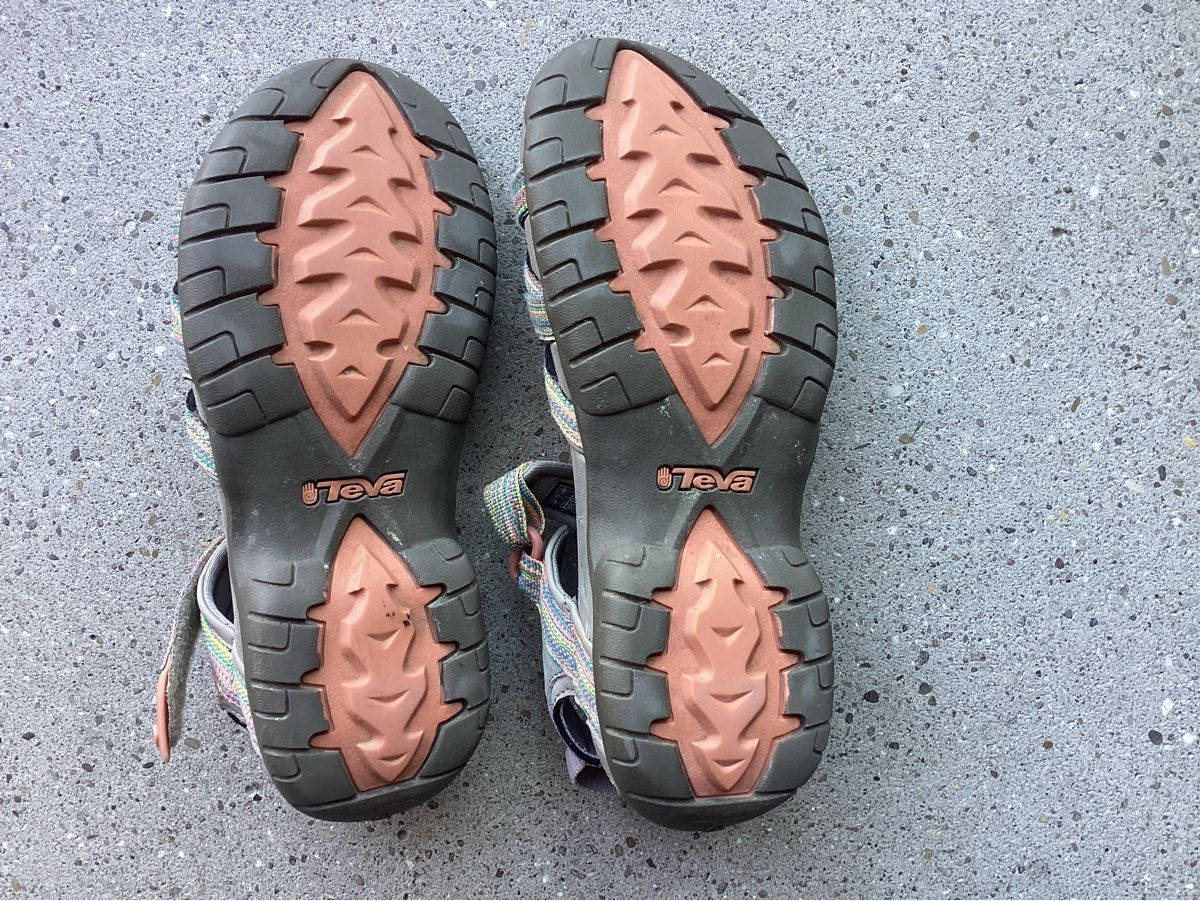 Teva Schuhe für Mädchen: Sandalen Teva 37 – Gebraucht aus Untersiggenthal von Brabanzerl 2