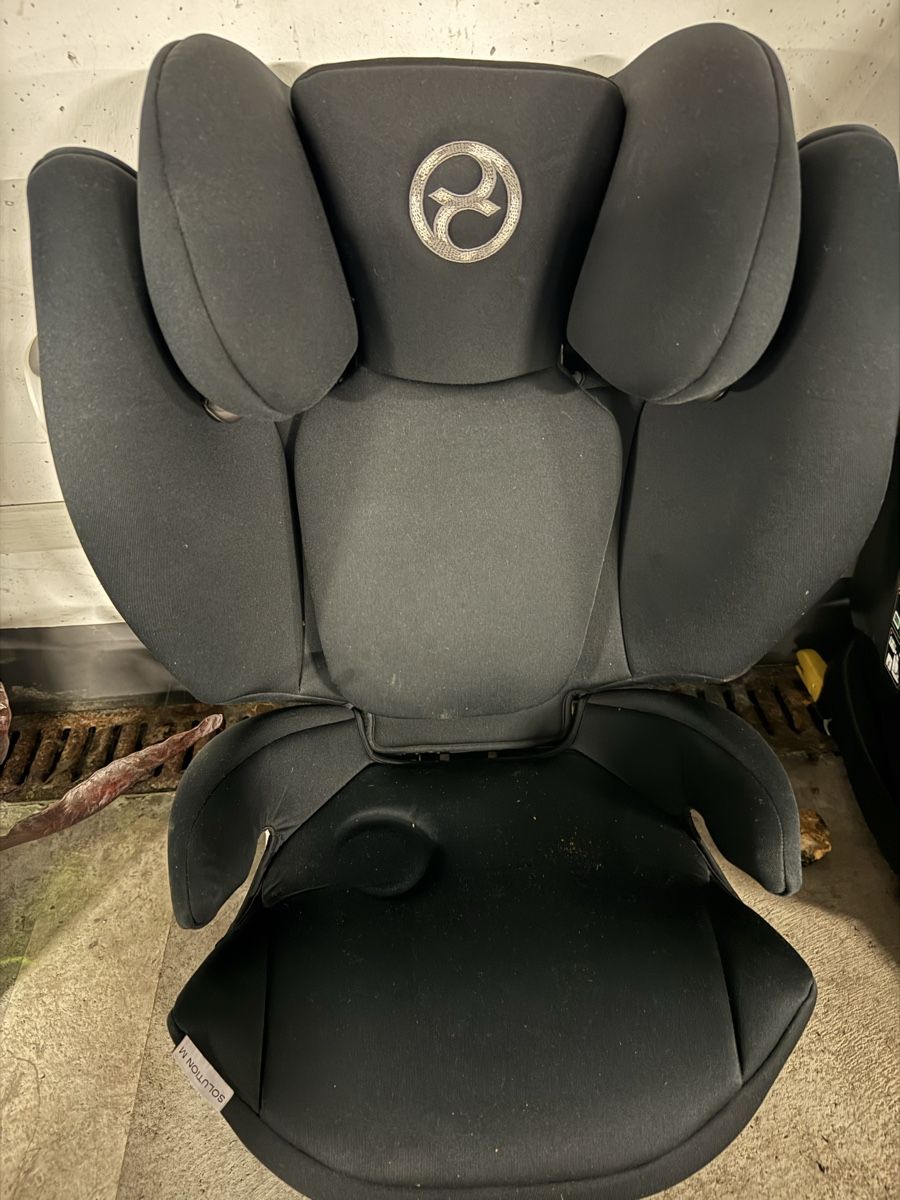 Cybex Seggiolini per auto: Cybex Solution M Kindersitz, Schwarz, Top Zustand! – Usato da Zürich venduto da Aquillas