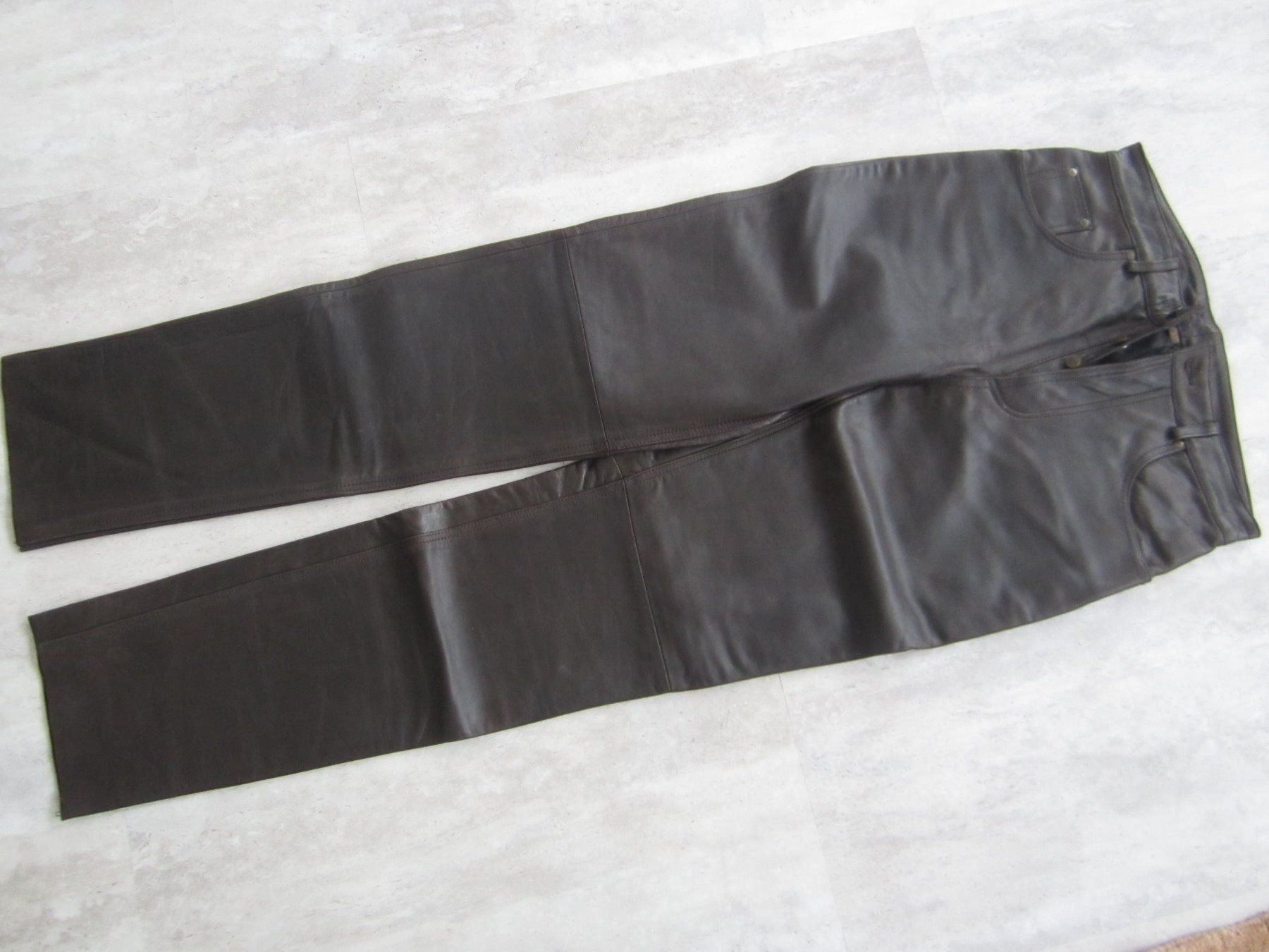 Pantalons: Lederhose 38 – Neuf avec emballage d'origine à Menznau par jrba 2