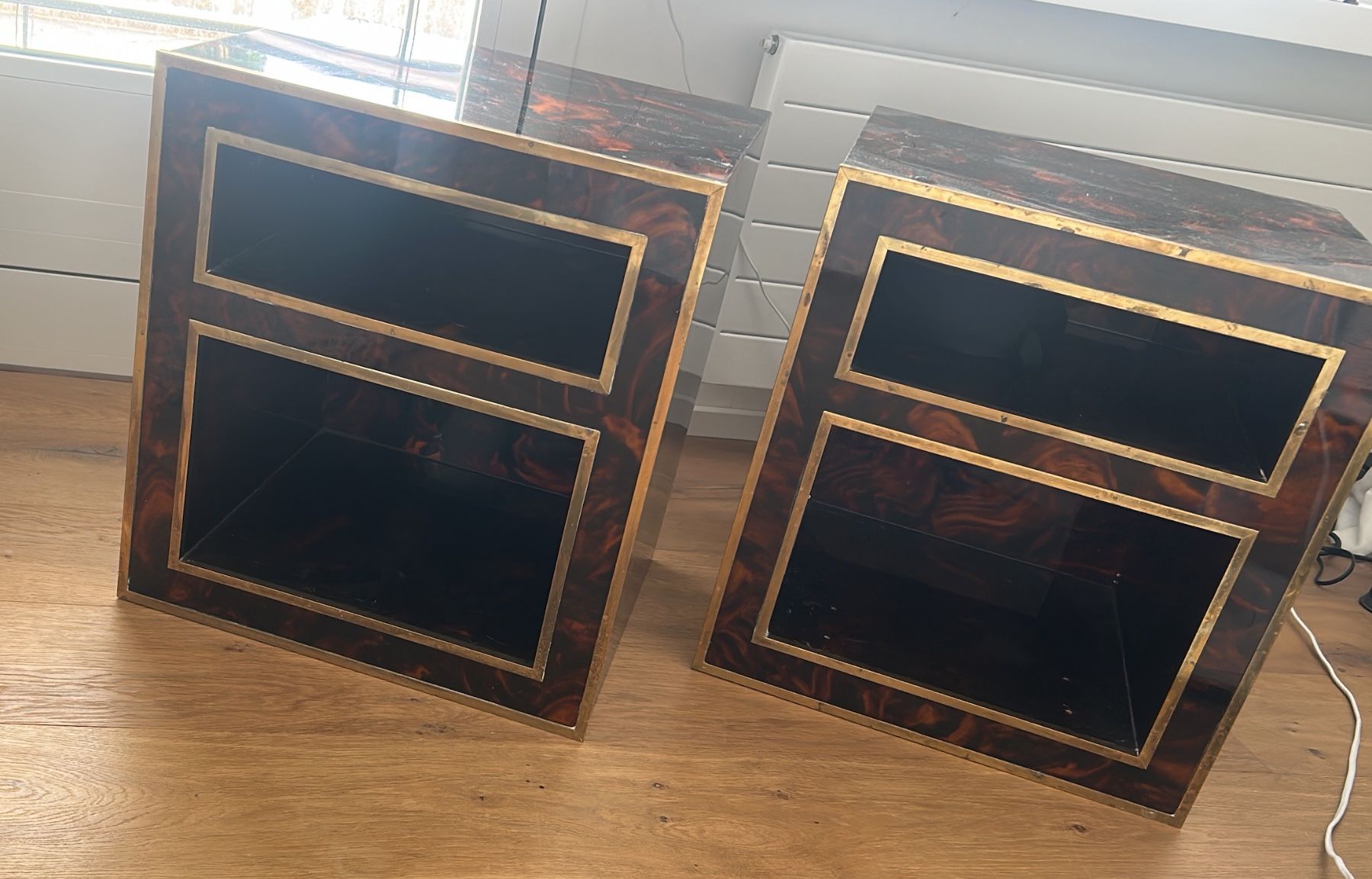 Comodini: Tortoise shell effect and brass finish vintage bedside table – Usato da Zollikon venduto da kmg1