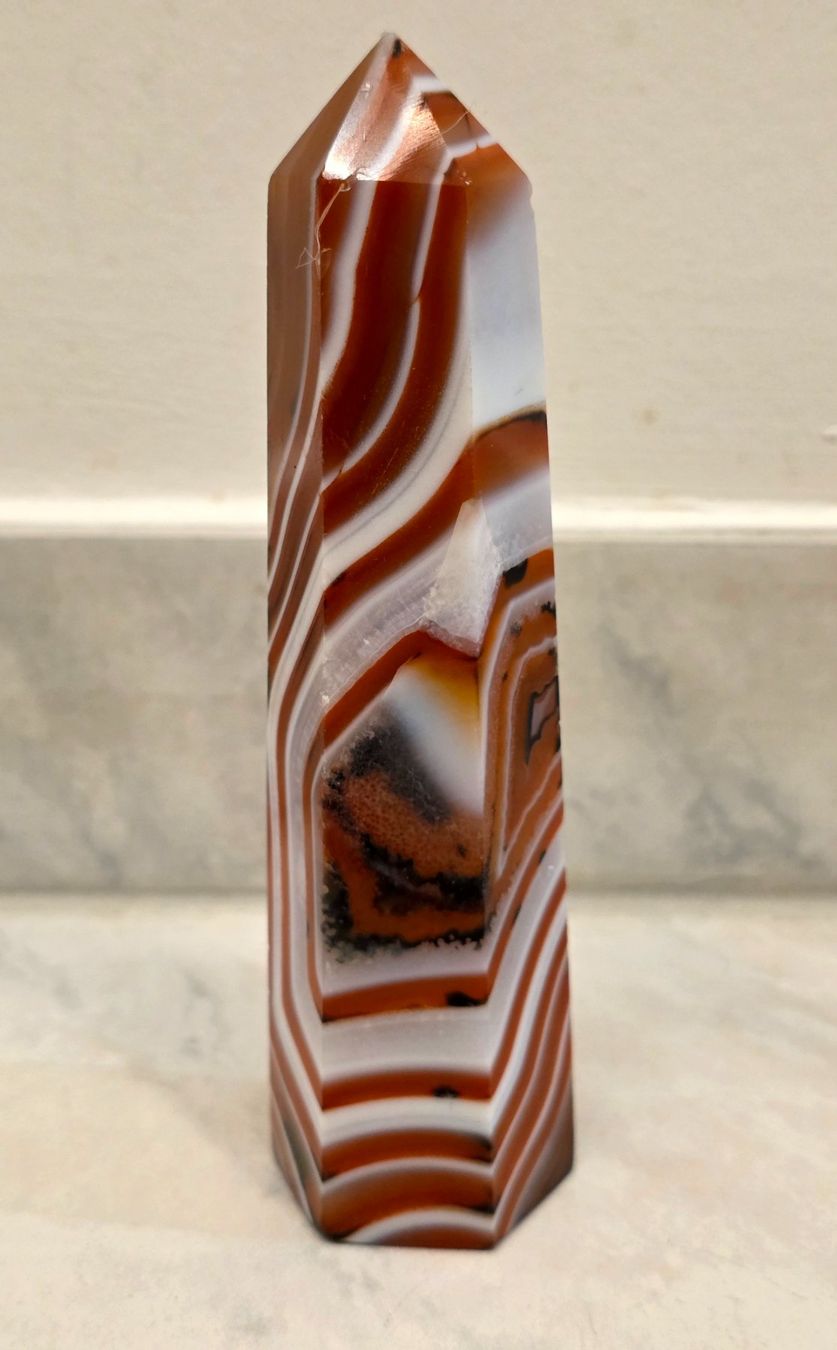 Minerali & Pietre curative: Sardonyx Achat Obelisk 236g – Nuovo e nell'imballaggio originale da Matzingen venduto da Shay_Crystalz