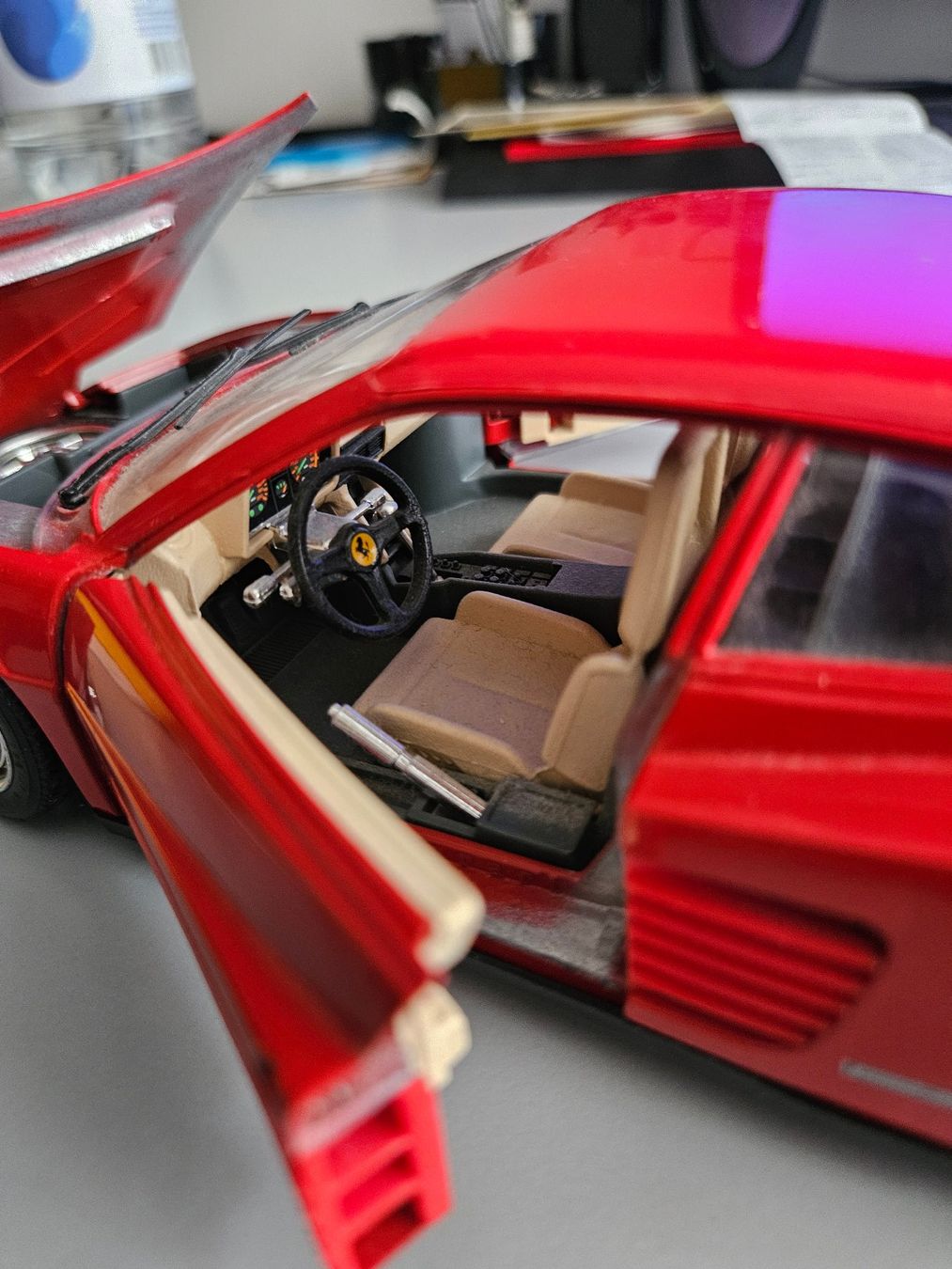 Ferrari Voitures modèles: Ferrari Testarossa 1984 Modellauto 1/18 – D'occasion à Langendorf par Bruenu 4