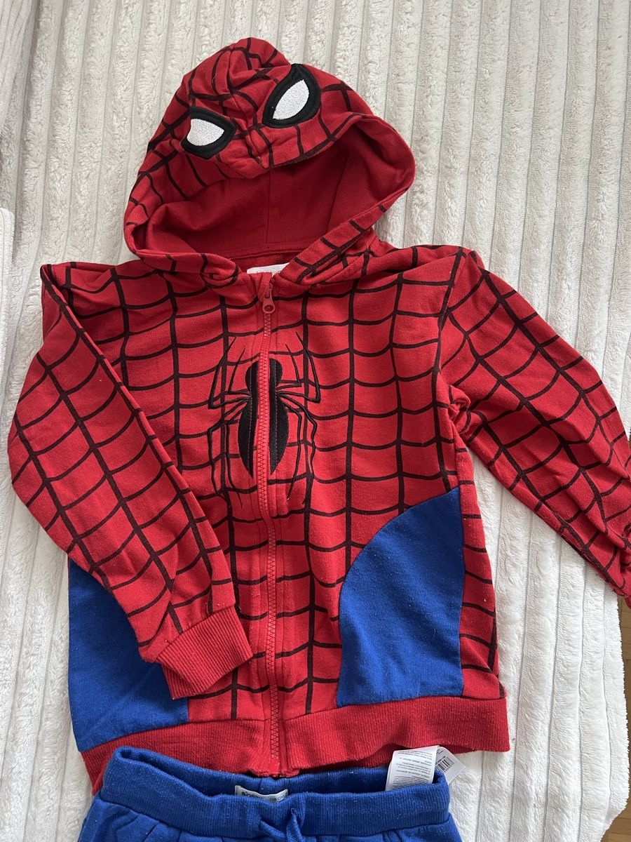 Kleiderpakete & -sets: MARVEL SPIDERMAN TRAINERANZUG GR 128 – Gebraucht aus Basel von theo-g77 2