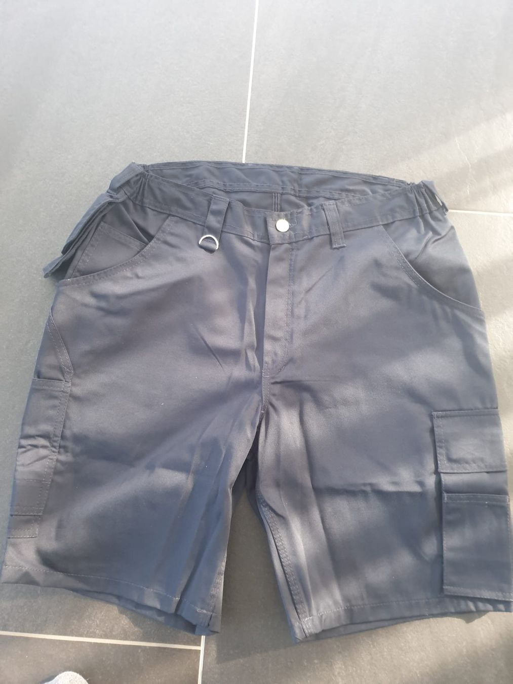 Pantaloni: Arbeits Schors Gr 48 Schwarz(NEU) – Nuovo (secondo la descrizione) da Bischofszell venduto da badza72 2