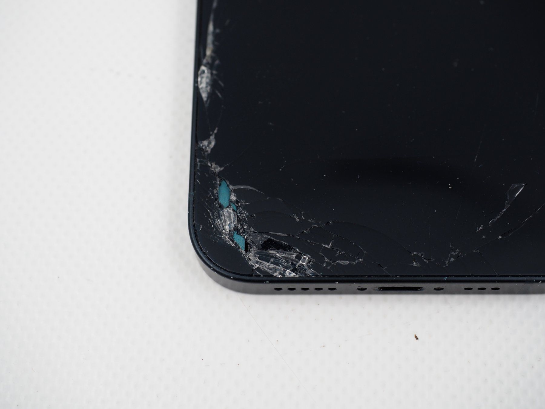 Apple Telefoni cellulari / Smartphones: APPLE iPhone 13 iCloud gesperrt (26060733) – Difettoso da Zürich venduto da fundsachenverkauf 7