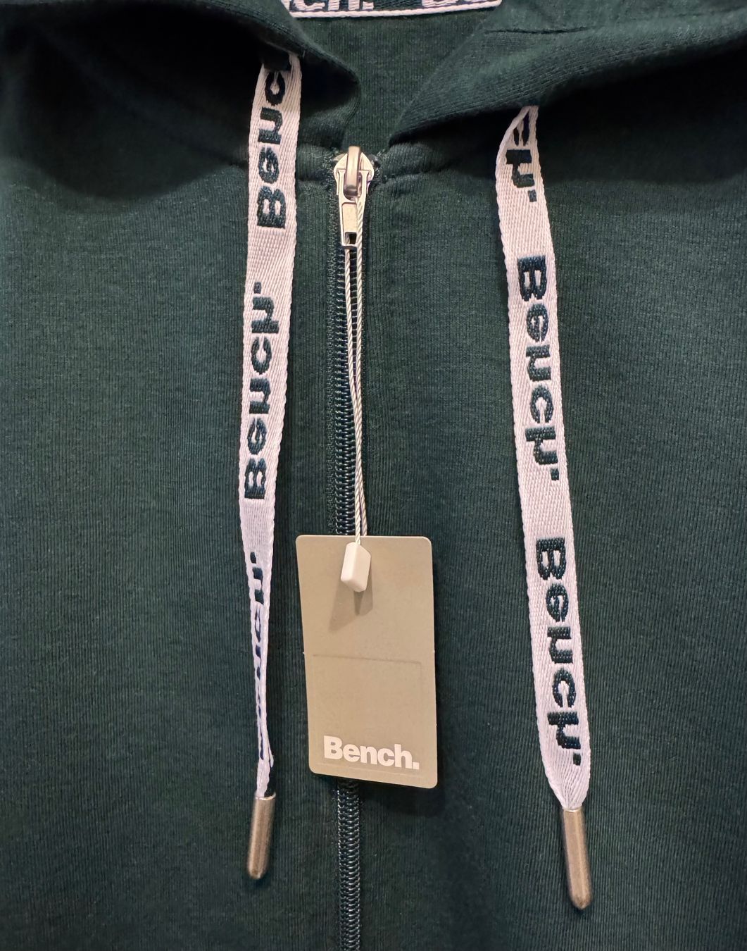 Bench Giacche: Sweat à capuche BENCH, bicolore vert-gris, taille 44/46 – Nuovo e nell'imballaggio originale da Genève venduto da OnSale 2