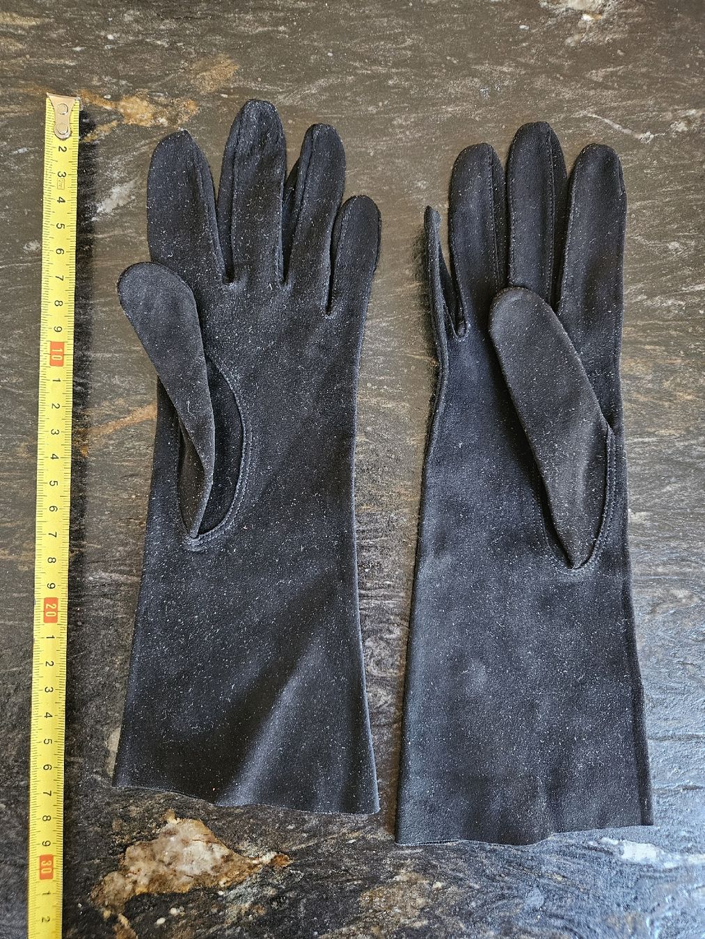 Guanti & manicotti: Vintage Wildlederhandschuhe Grösse 8 – Usato da Eschenbach SG venduto da MarThu