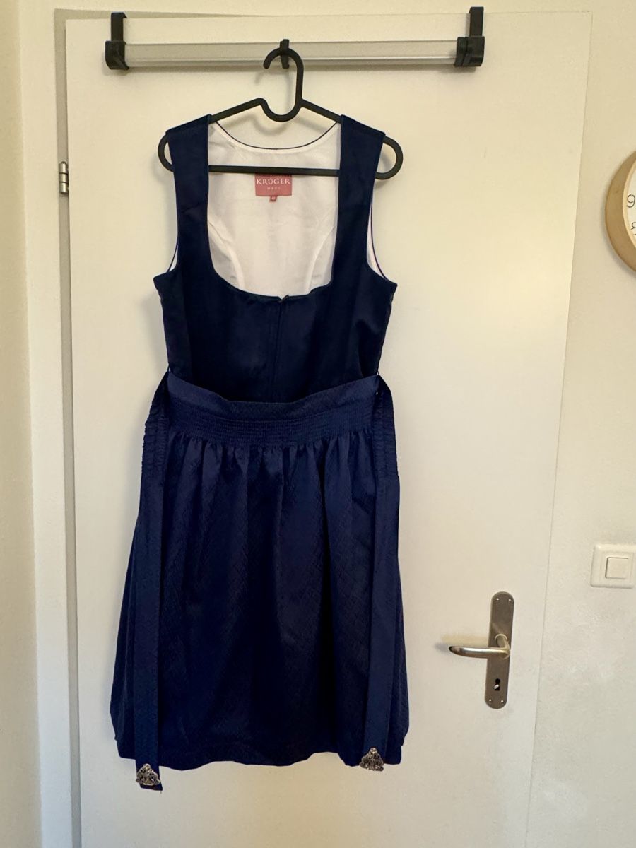 Krüger Vestiti: modernes Krüger Dirndl 42 – Usato da Dierikon venduto da FraeuleinMaus17 3