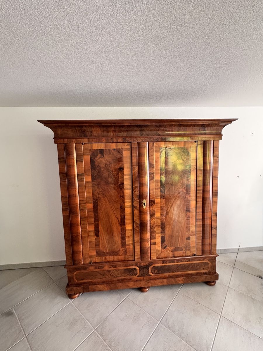 Armadi: Barock-Nussbaum Schrank- Top! – Usato da Schlieren venduto da Eldi84 1