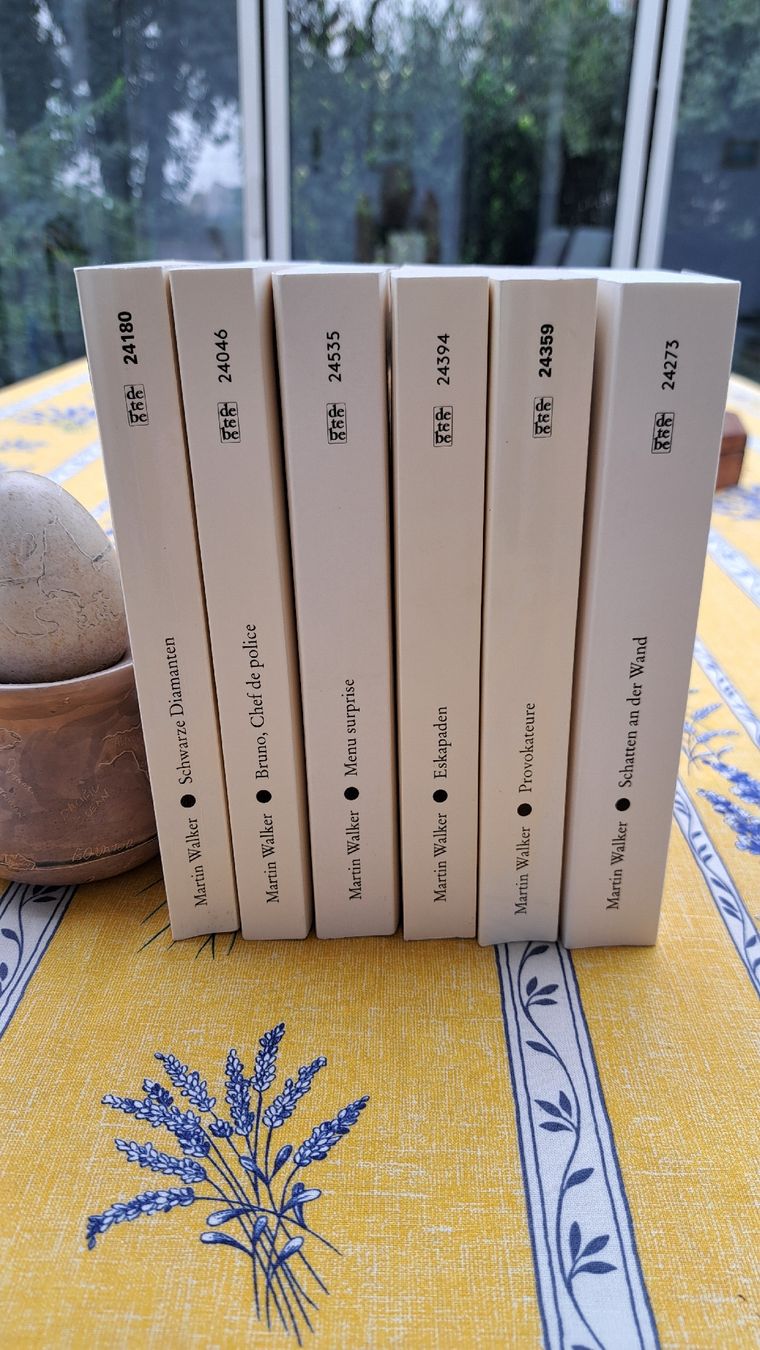 Libri: 6 Taschenbücher von Martin Walker  – Nuovo (secondo la descrizione) da Rorschach venduto da vinzenzlutz 1