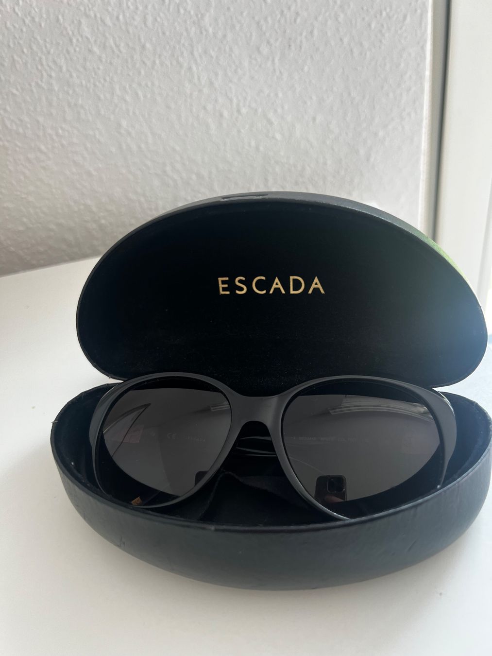 Escada Occhiali & Lenti: ESCADA Sunglasses SES344S COL.700Y 140 – Usato da Glattbrugg venduto da ilv_99pt