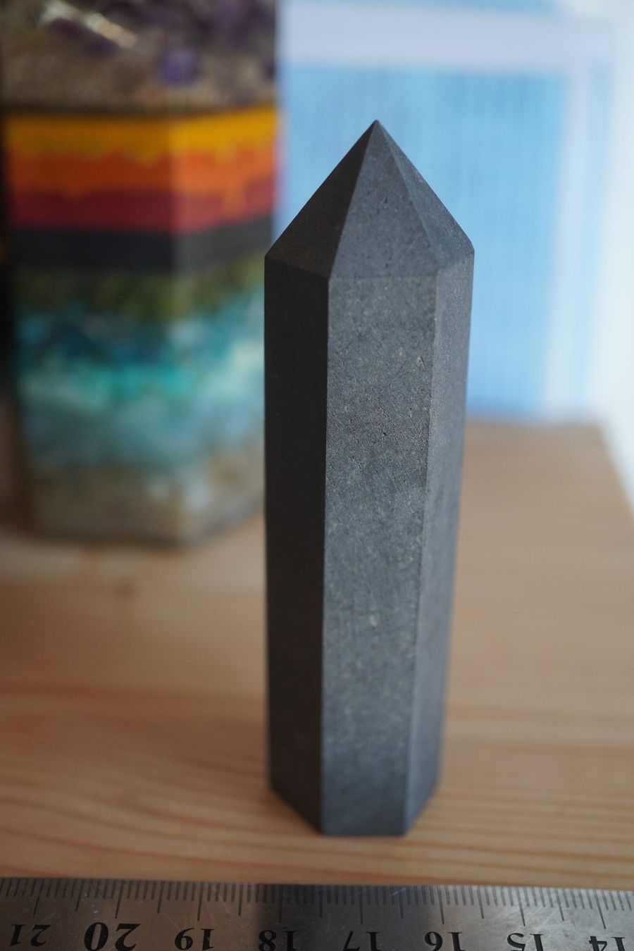 Minerali & Pietre curative: Schungit  Spitze     9.5cm – Nuovo e nell'imballaggio originale da Eschenbach SG venduto da craniums 2