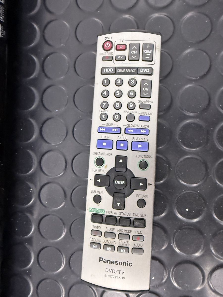 Panasonic Registratori: Panasonic DVD Recorder DMR-E55H mit Fernbedienung – Usato da Muttenz venduto da reb_6z2t 5