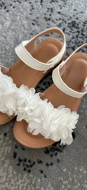 Scarpe per ragazze: Sandale fille taille 29 – Usato da Renens VD venduto da mary184 2