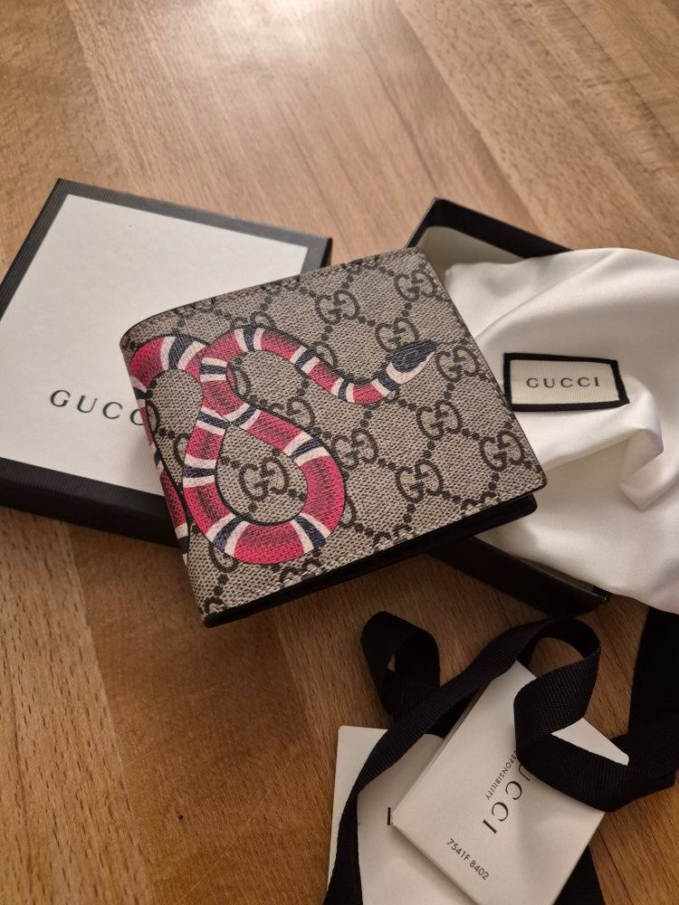 Gucci Portafogli: Portemonnaie von Gucci – Nuovo e nell'imballaggio originale da Schaffhausen venduto da Sandro1
