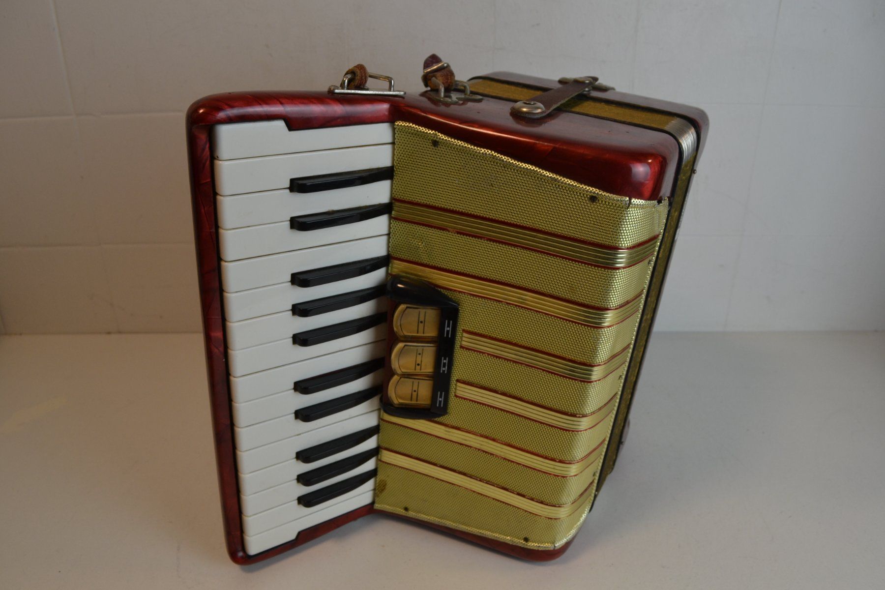 Hohner Strumenti musicali: Akkordeon chromatisch Hohner Concerto I – Usato da Zürich venduto da Brockito 6