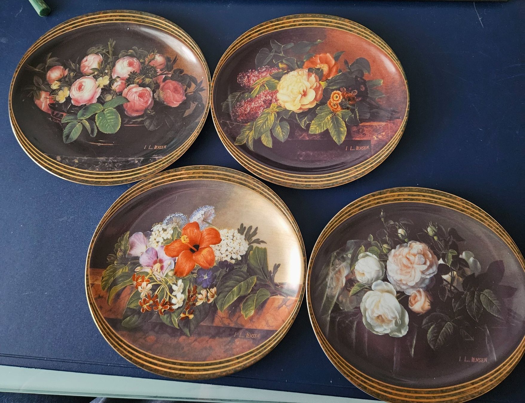 Teller: Sammelteller mit Blumenmuster, 4 Stück, neuwertig – Neu (gemäss Beschreibung) aus Luzern von FamilieCaGi 1