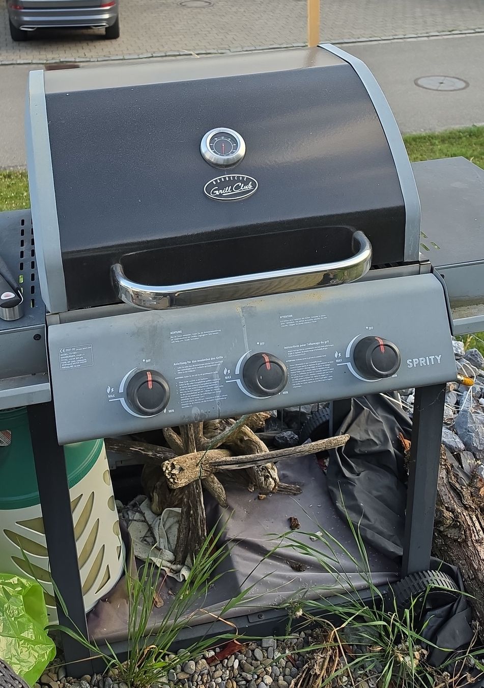 Griglie: Gasgrill Sprity mit 3 Brennern – 4 Jahre alt – Usato da Birmenstorf AG venduto da denverbroncos02