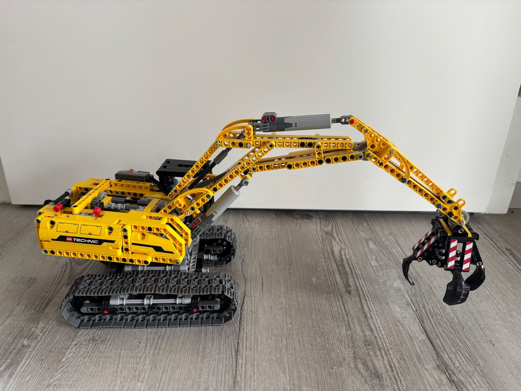 Lego Kit di costruzioni: LEGO Technic Bagger 42006 mit Anleitung gebraucht – Usato da Lausen venduto da Baderwes 2