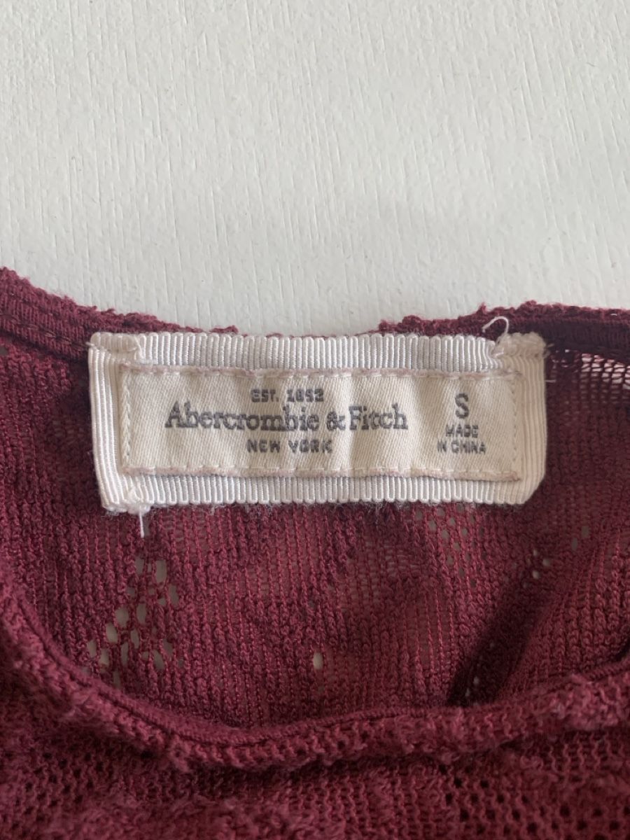 Abercrombie Top: Dunkelrotes Spitzenoberteil mit langen Ärmeln, Grösse M – Usato da Höri venduto da outsells 1