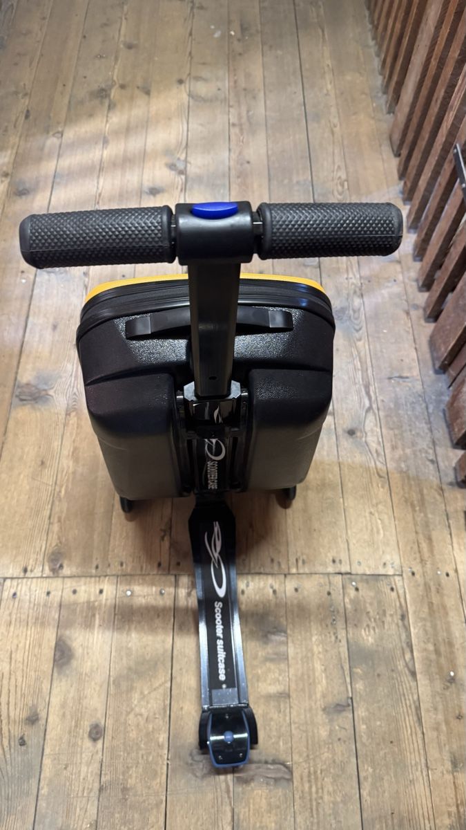 Koffer & Taschen: Scooter Koffer – Gebraucht aus Zürich von KONTAKT01 4