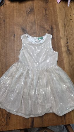 Robe fille Benetton paillettes beige taille 116 (5-6 ans)