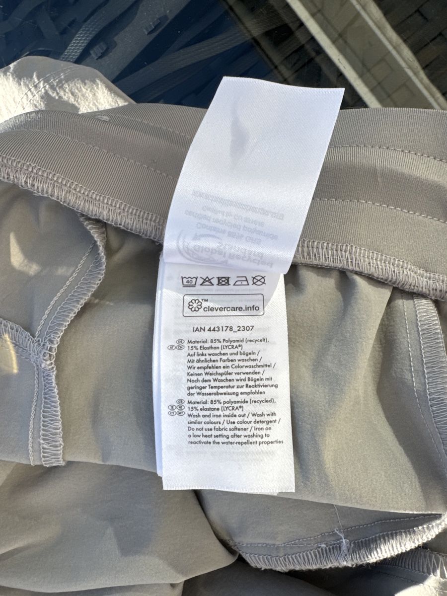 Pantaloni: Shorts Neu (44/46) – Nuovo (secondo la descrizione) da Vezia venduto da sidu03 5