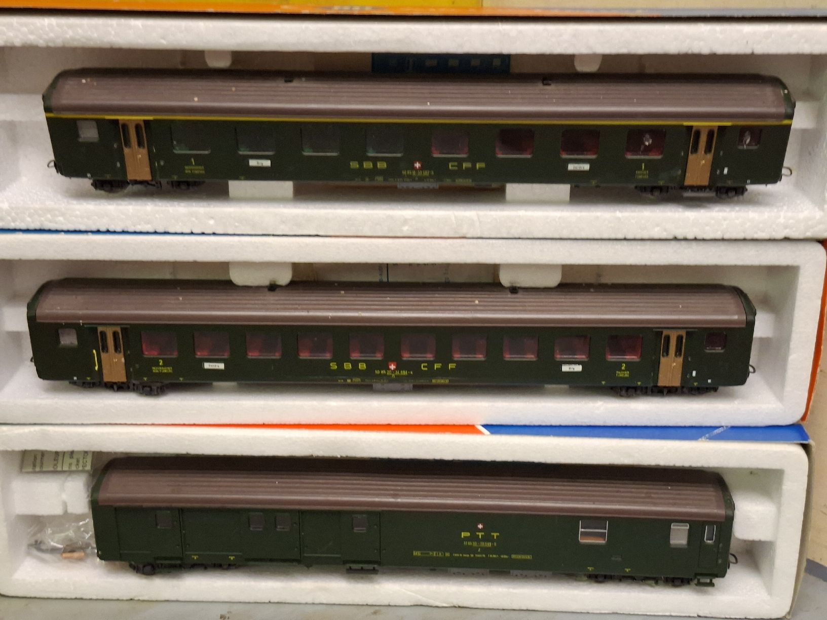 Roco Modelleisenbahnen: 3 wagons suisses de Roco – Neu (gemäss Beschreibung) aus Monthey von Jmbois