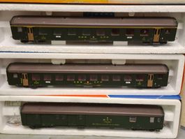3 wagons suisses de Roco