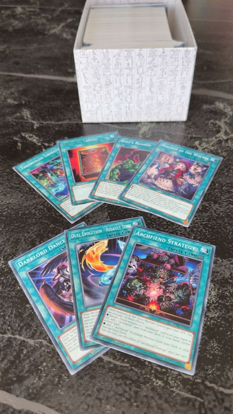 Yugioh Carte collezionabili: Yu-Gi-Oh! Spell Card Bulk – Usato da Frauenfeld venduto da tobiaskoestli1 2