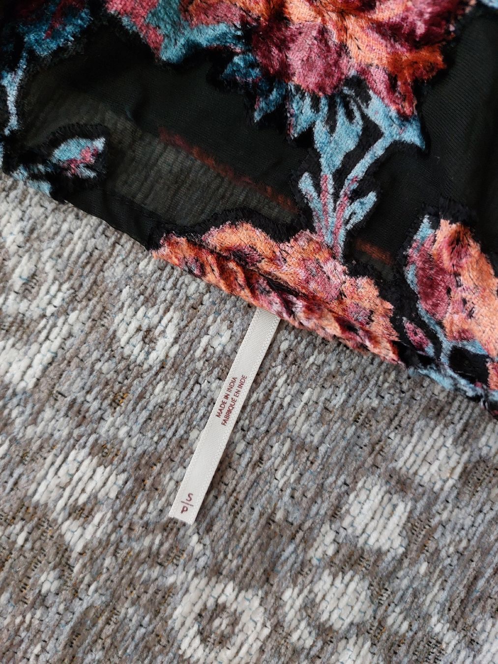 Tops: Top Free People Samt / transparent – Gebraucht aus Münchenbuchsee von Ataf_Morgana 1