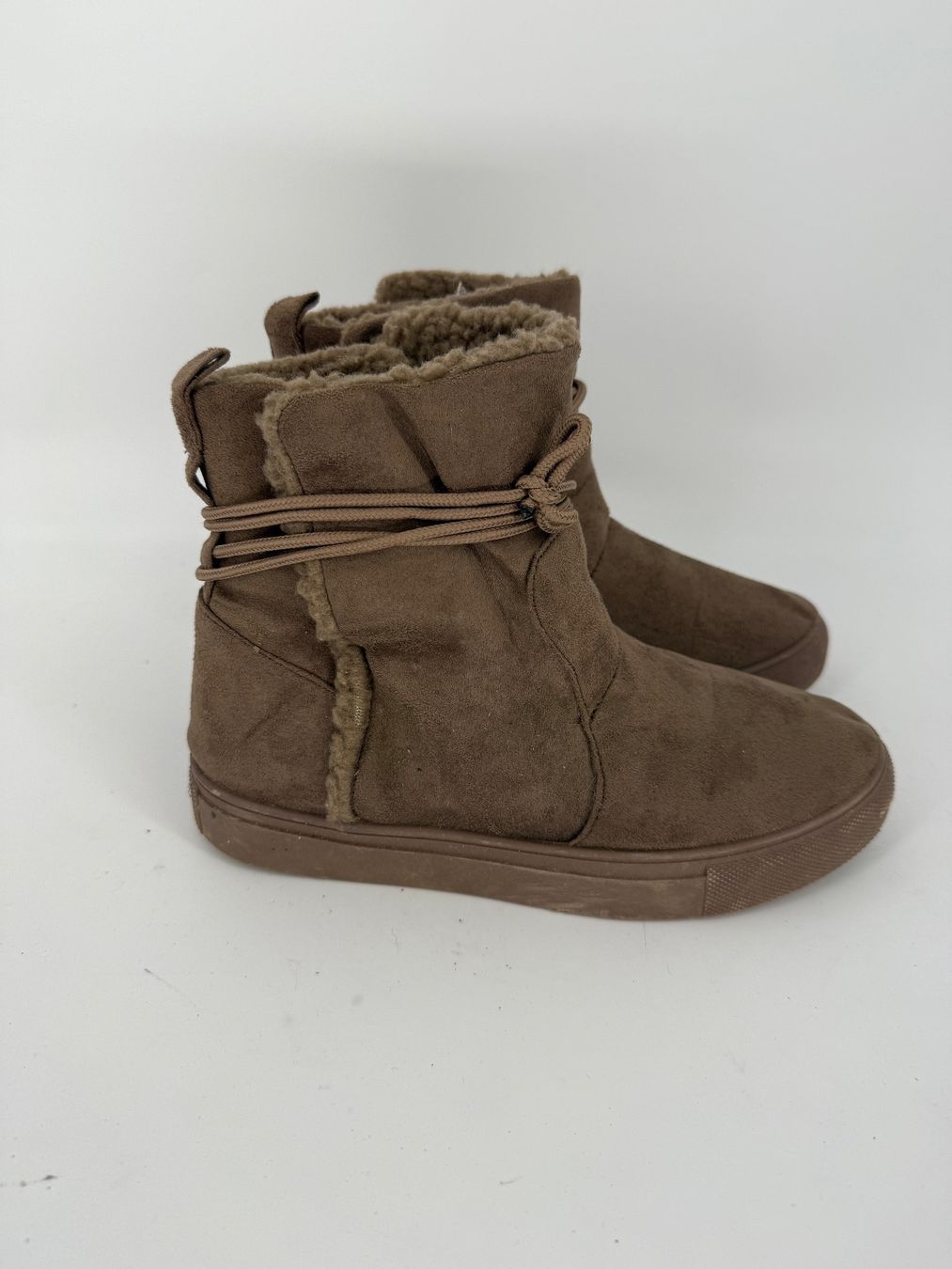 Scarpe da donna: Winterstiefeletten Grösse 36 von bpc – Usato da Auenstein venduto da moin. 2