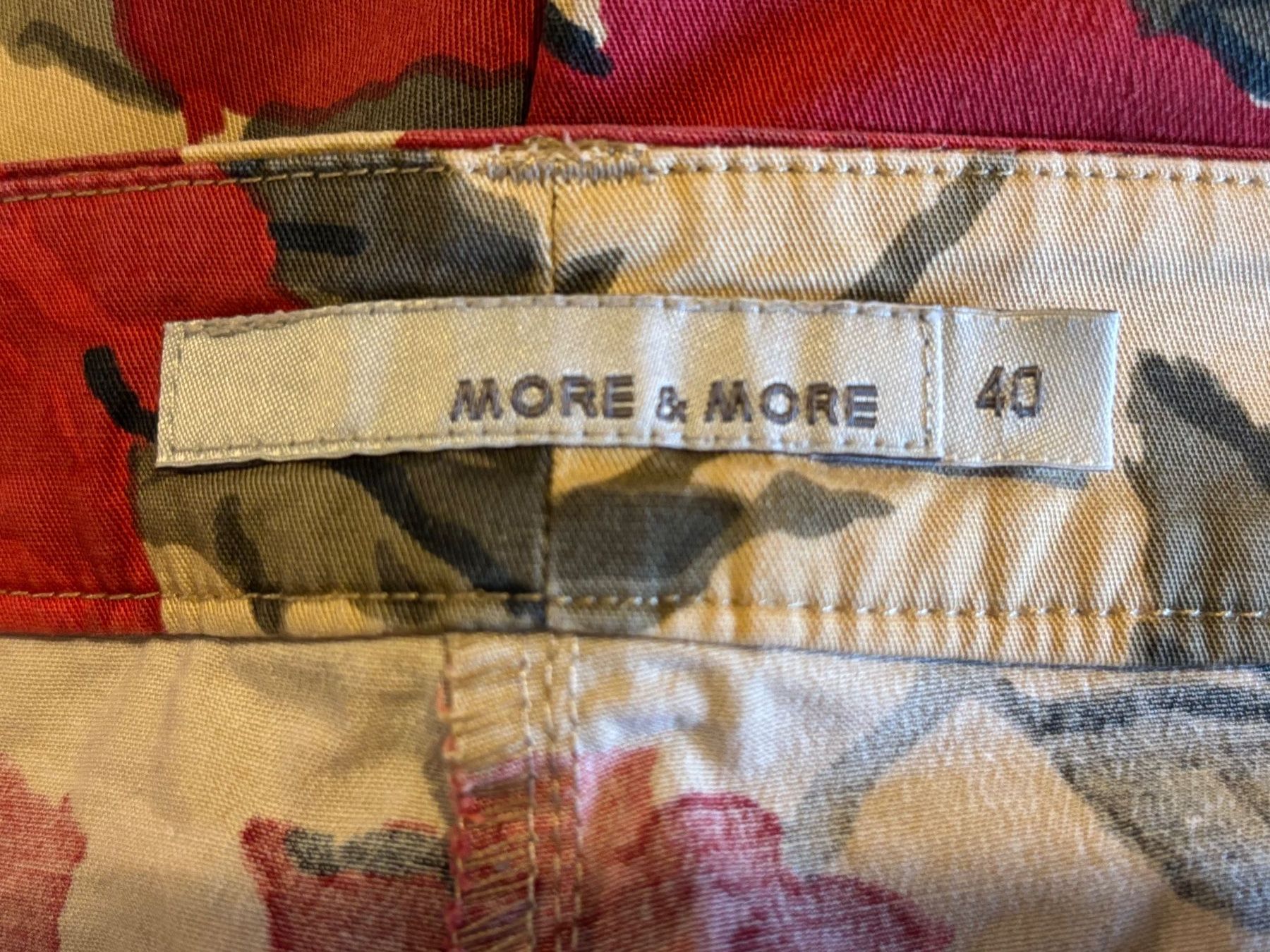 More & More Pantaloni: MORE & MORE Hose mit Rosen Gr. 40 – Usato da Zürich venduto da missmodernage 6