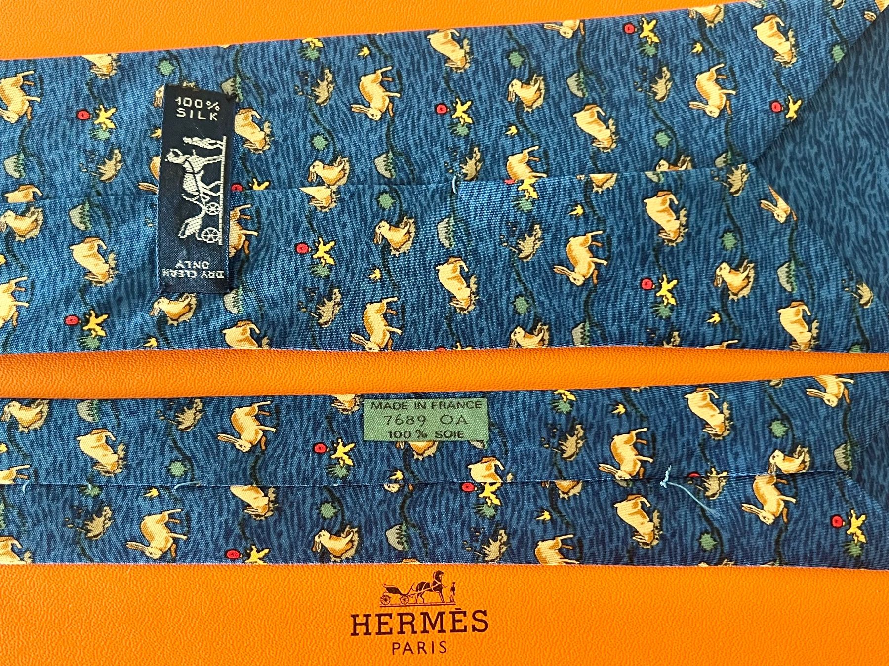 Hermès Krawatten: Cravate HERMES-Paris „Explorer Rabbit" - avec box original – Neu (gemäss Beschreibung) aus Le Mont-sur-Lausanne von luxurylover 3
