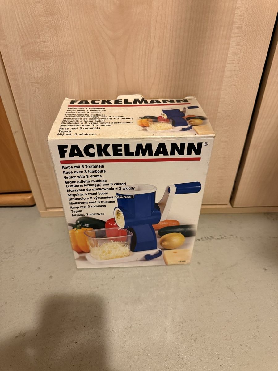 Elettrodomestici da cucina: FACKELMANN Reibe mit 3 Trommeln neuwertig – Nuovo e nell'imballaggio originale da Oberbuchsiten venduto da Leopard95