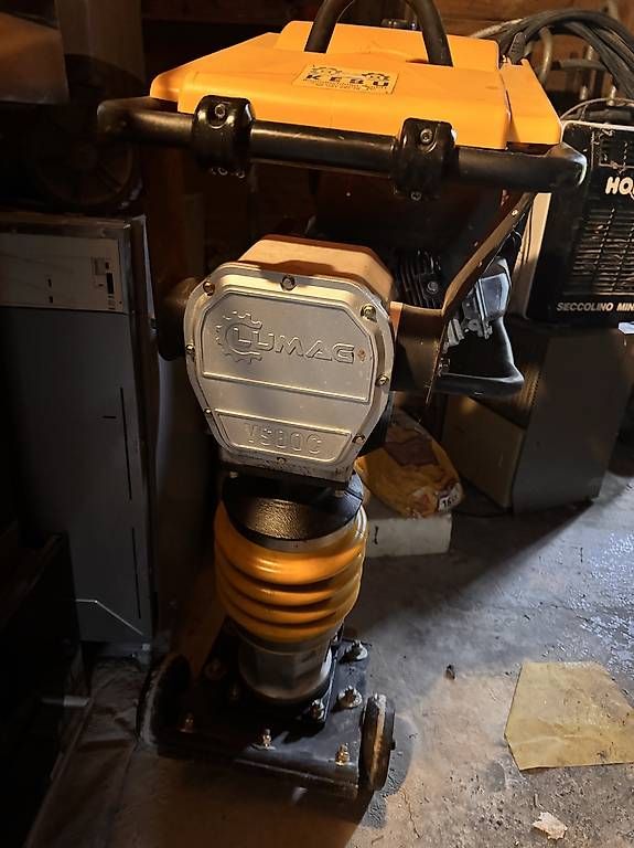 Tutte le macchine: Lumag Vibrationsstampfer VS80C – Usato da Emmenbrücke venduto da Lucien022