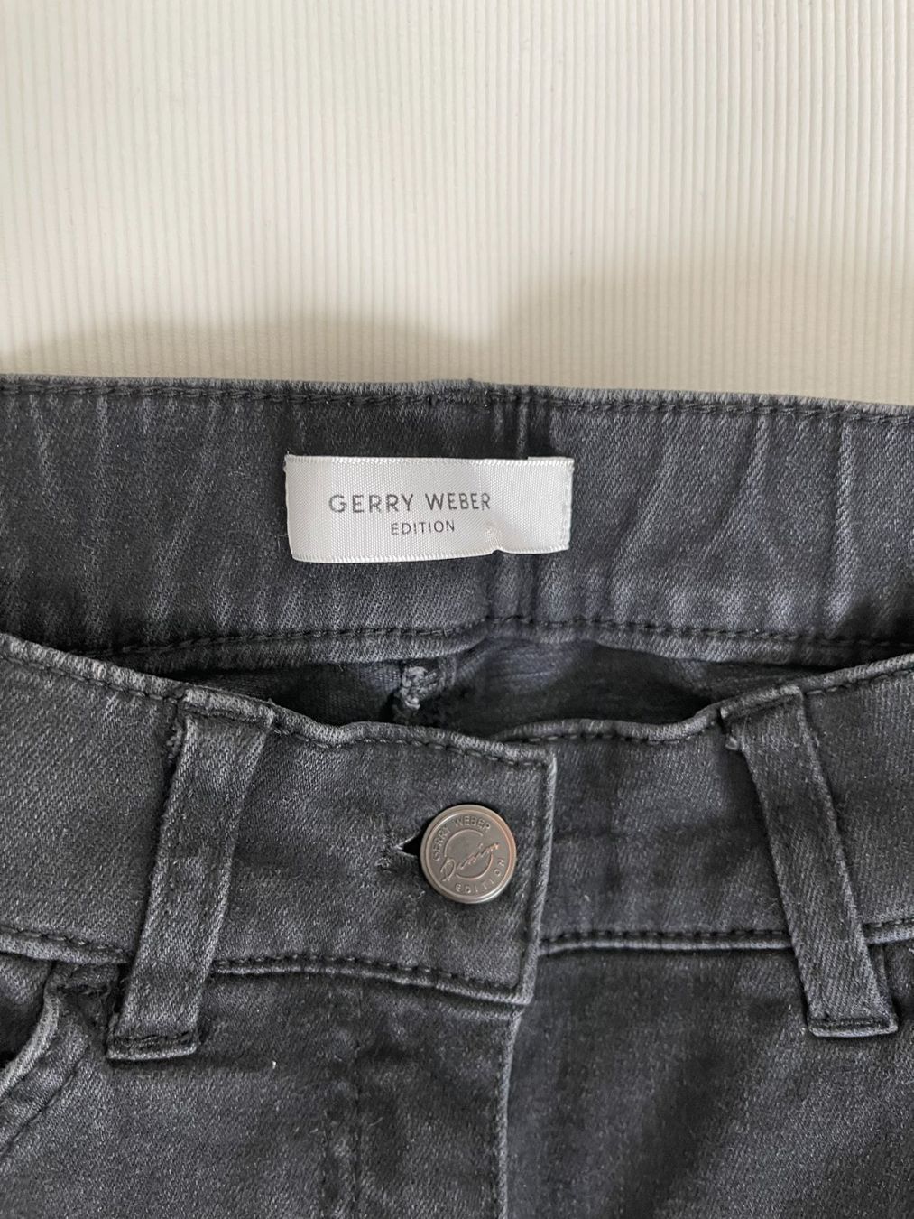 Gerry Weber Jeans: Jeans, anthrazit, Gerry Weber, Gr. 36 – Neuf (Voir description) à Chur par Zido 1