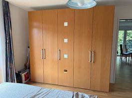 Grosser 5-türiger Kleiderschrank  gepflegt