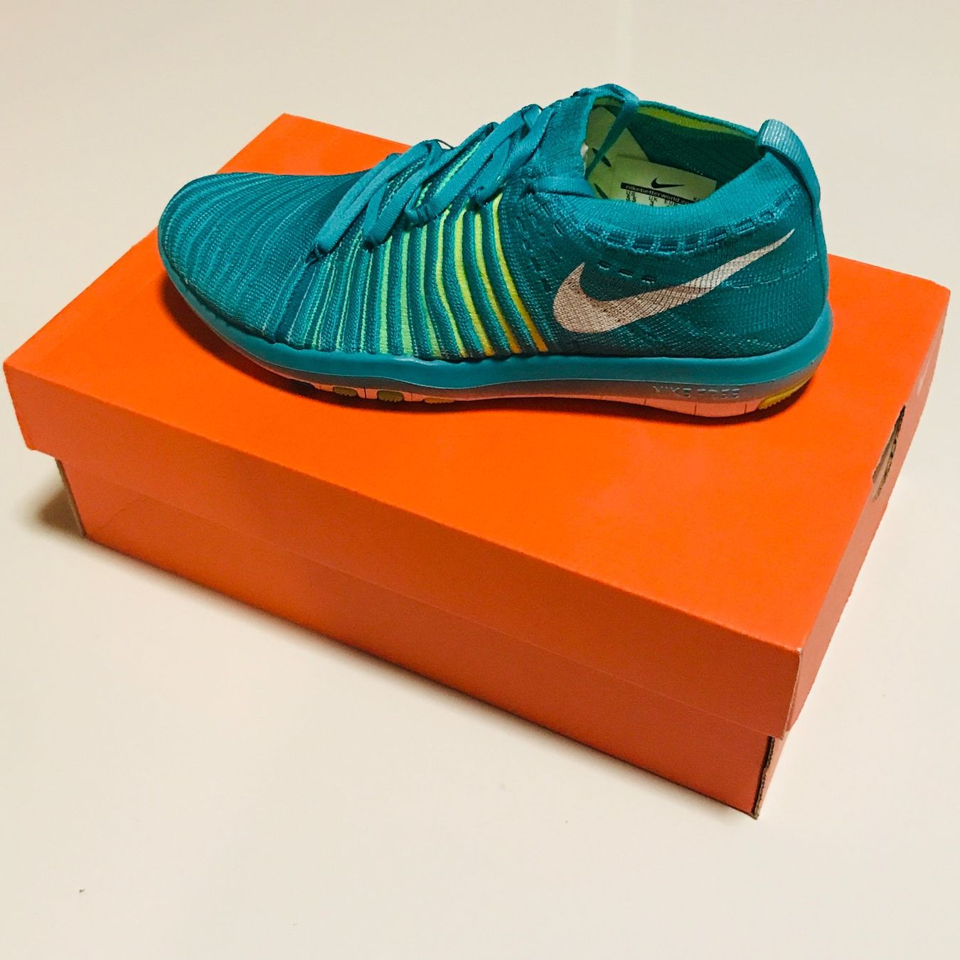 Nike Scarpe da donna: NIKE FREE TRANSFORM Gr.36; neu mit Etikette und Karton – Nuovo e nell'imballaggio originale da luzern venduto da ARNI. 5