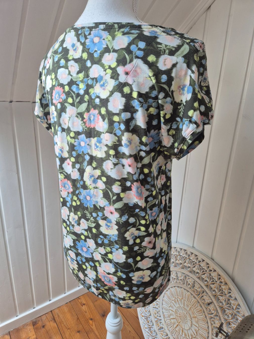 Cecil Tops: CECIL     shirt  geblümt    grösse XS – Gebraucht aus Niederweningen von Obson 5