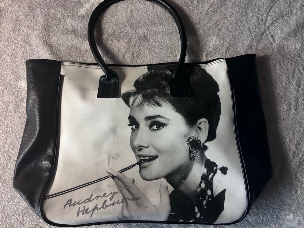 Handtasche mit Audrey Hepburn- Druck wie neu (Usato) a Sursee