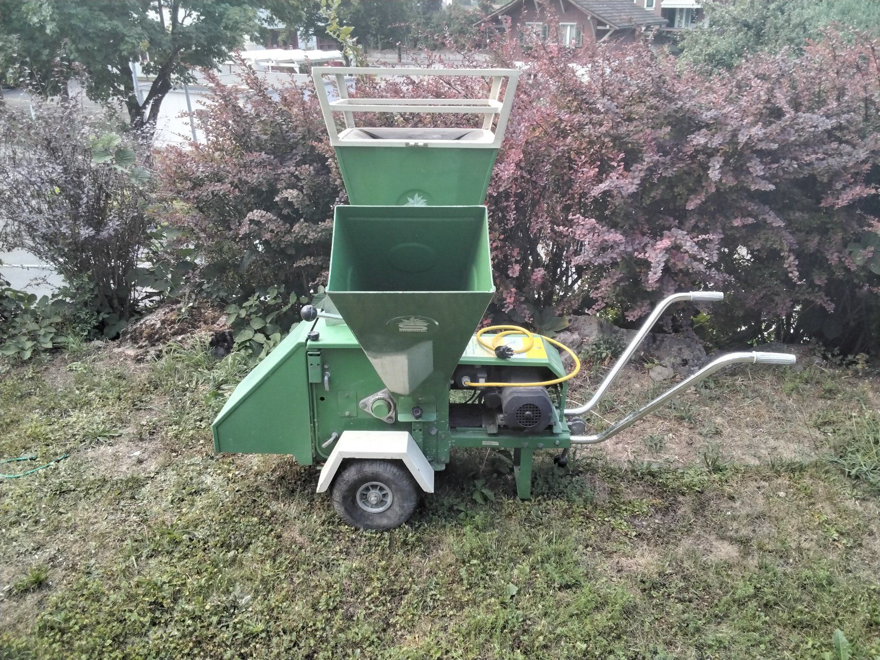 Déchiqueteuse: Gartenhäcksler Stöckler – D'occasion à Sarnen par Paki57