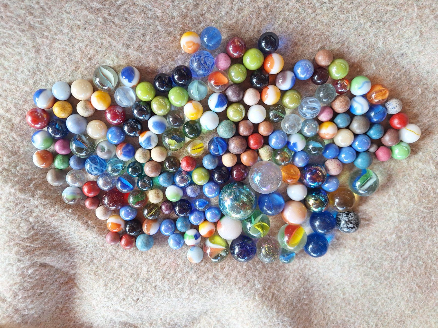 Biglie: 1 KG BUNTE GLASMARMELI GLASKUGELN – Usato da Huttwil venduto da Kunterbuntli