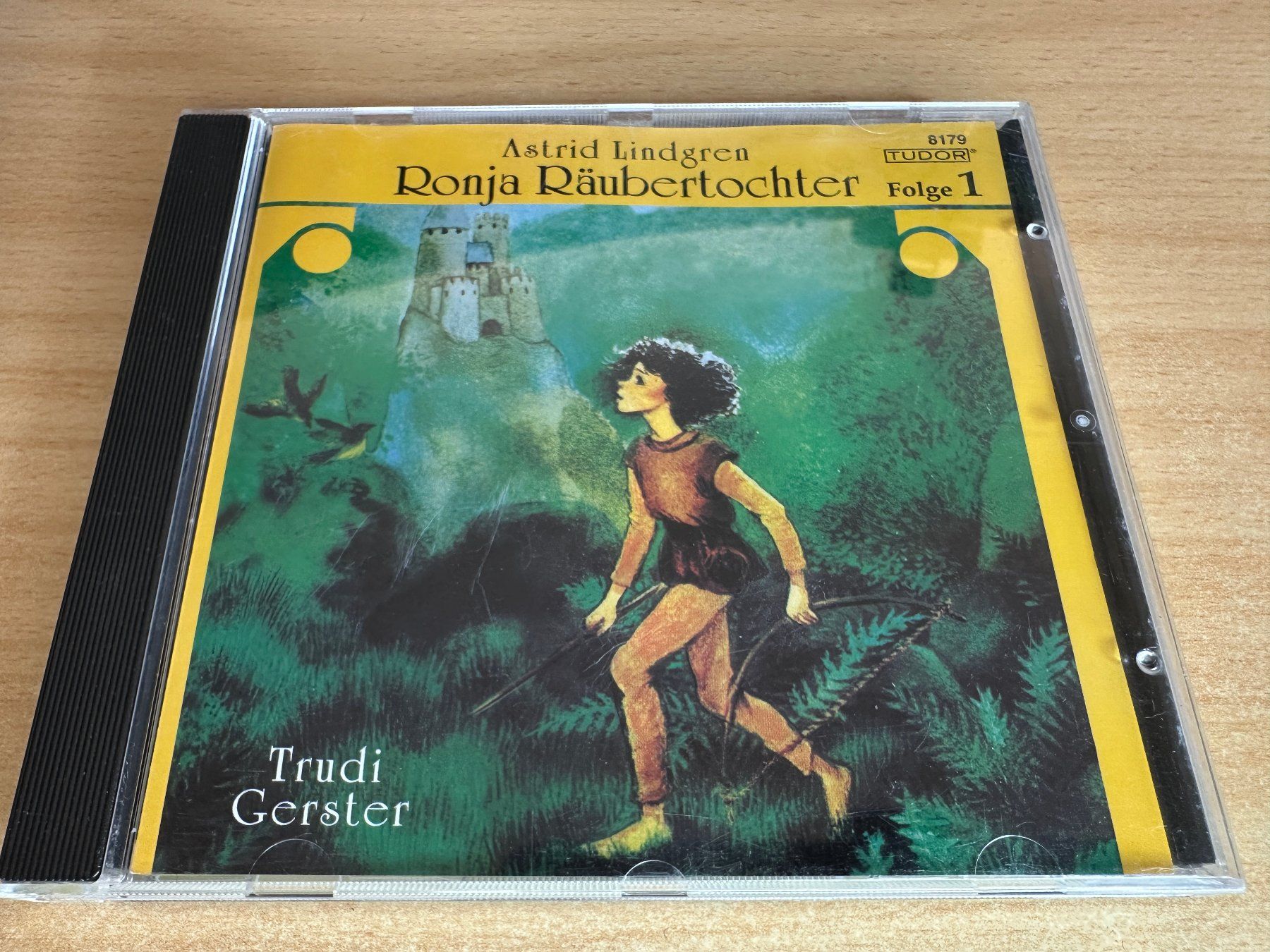 Audiolibri: H8 Astrid Lindgren - Ronja Räubertochter - Folge 1 – Usato da Rikon im Tösstal venduto da Alpenmutz