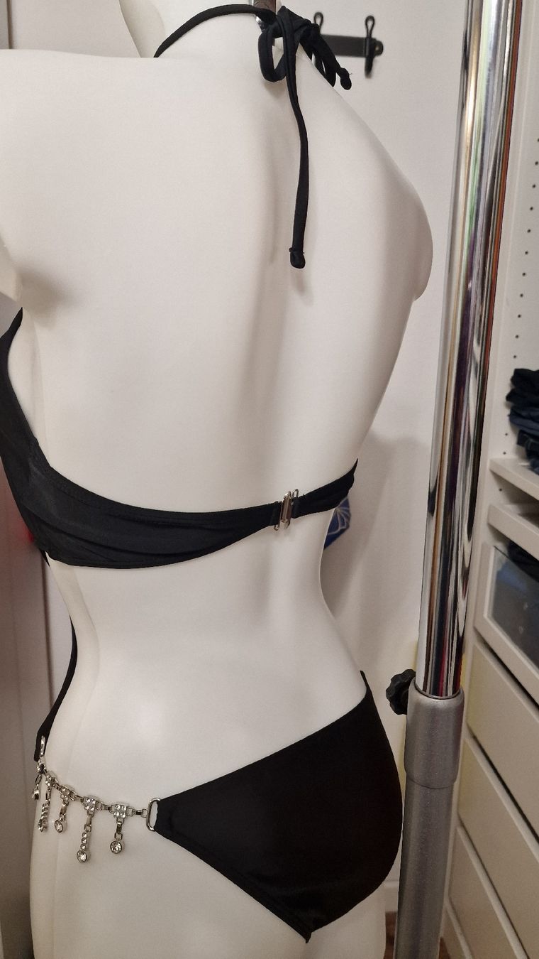 Costumi da bagno & Bikini: Schwarzer Sommer Badeanzug mit Strass Kette, Gr. S – Nuovo (secondo la descrizione) da Wald ZH venduto da Cjp 2
