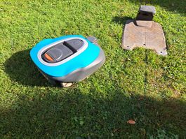 Gardena Rasenroboter für bis 800 m2 mit Ladestation