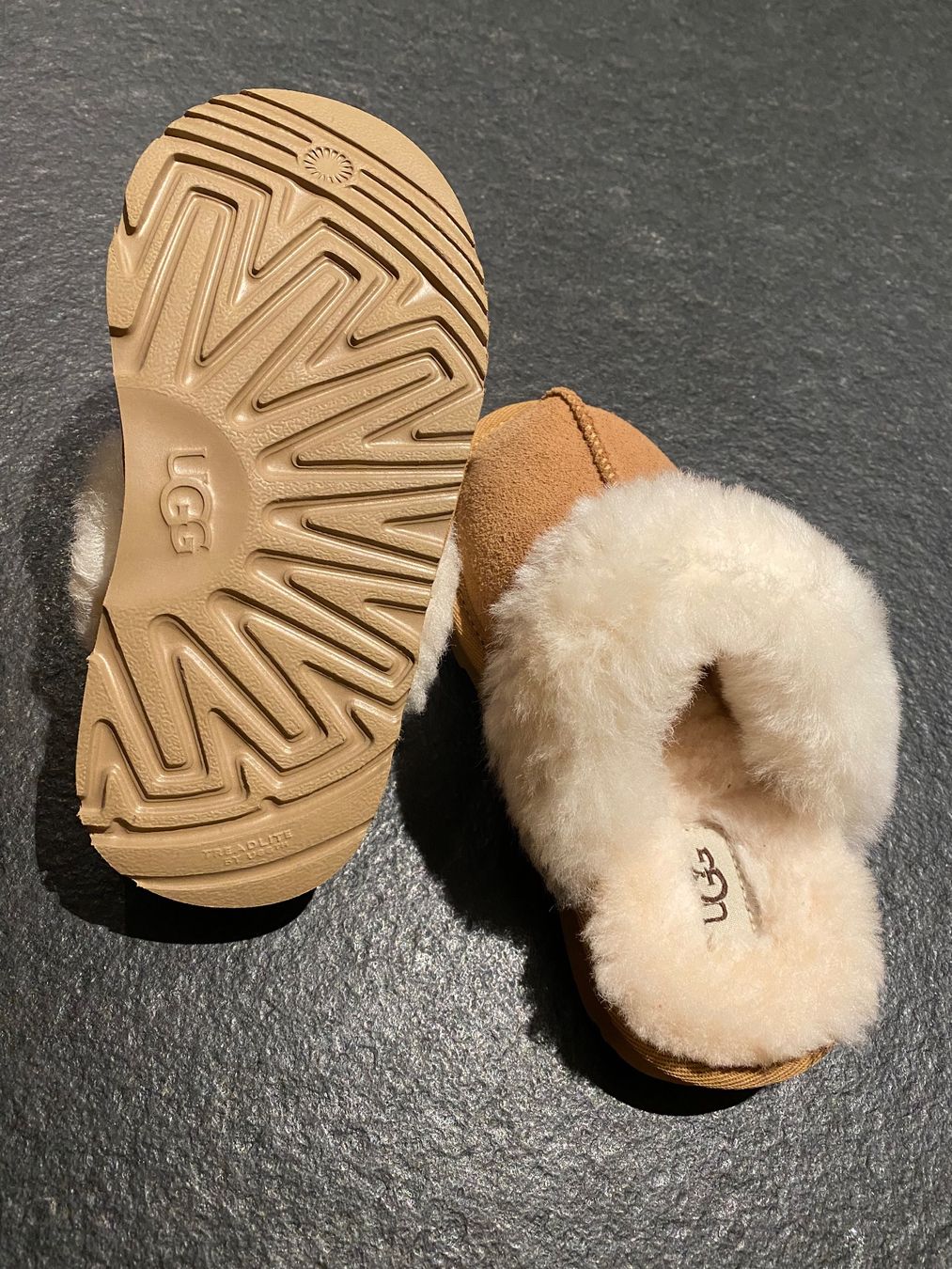 Ugg Scarpe da uomo: Ugg Pantoffeln, Grösse 27,5, Neu – Nuovo (secondo la descrizione) da Saanen venduto da Jackperpi 1