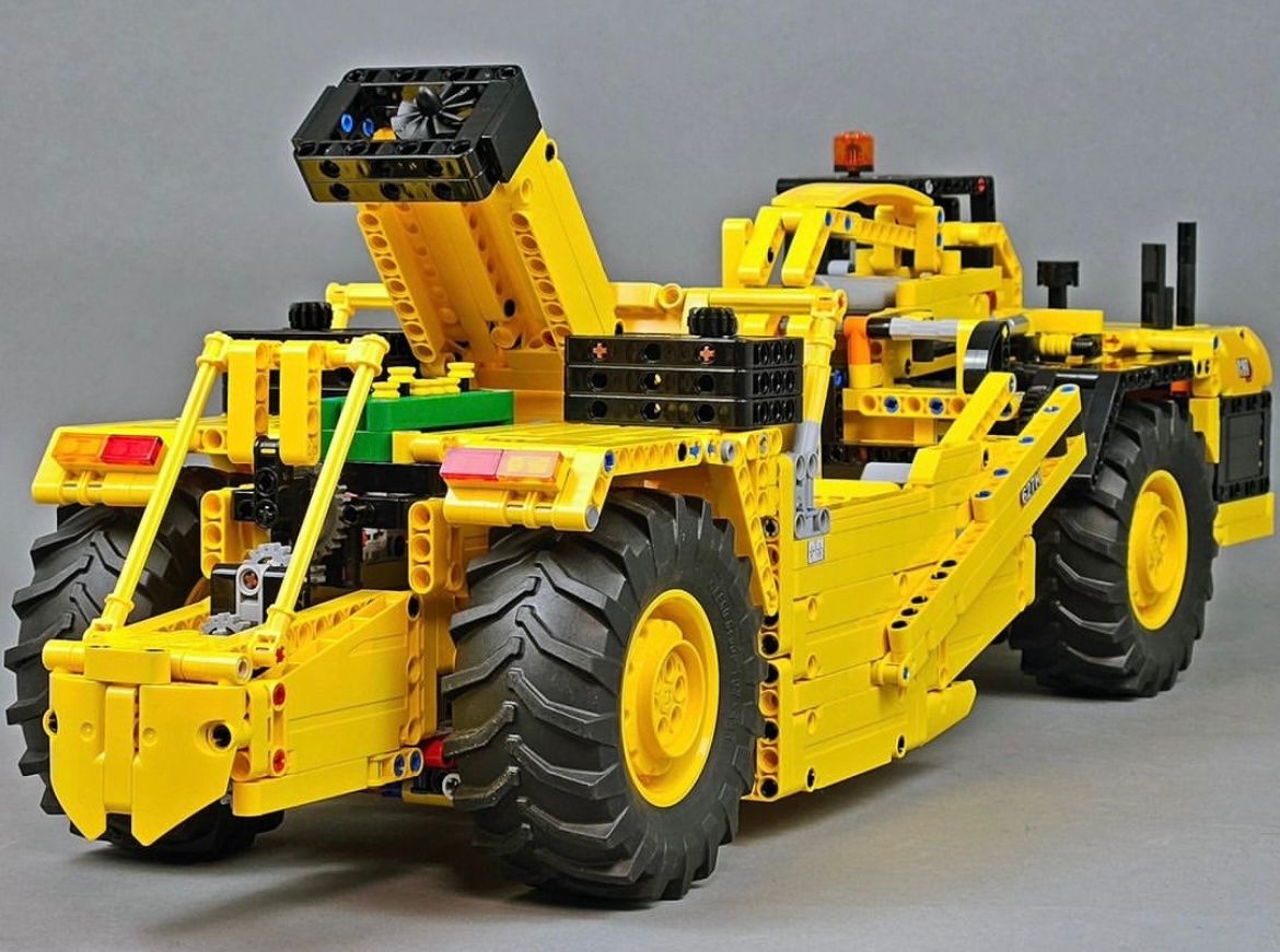 Lego Kit di costruzioni: Lego technik CAT Scraper – Usato da Airolo venduto da Bagaion99 2