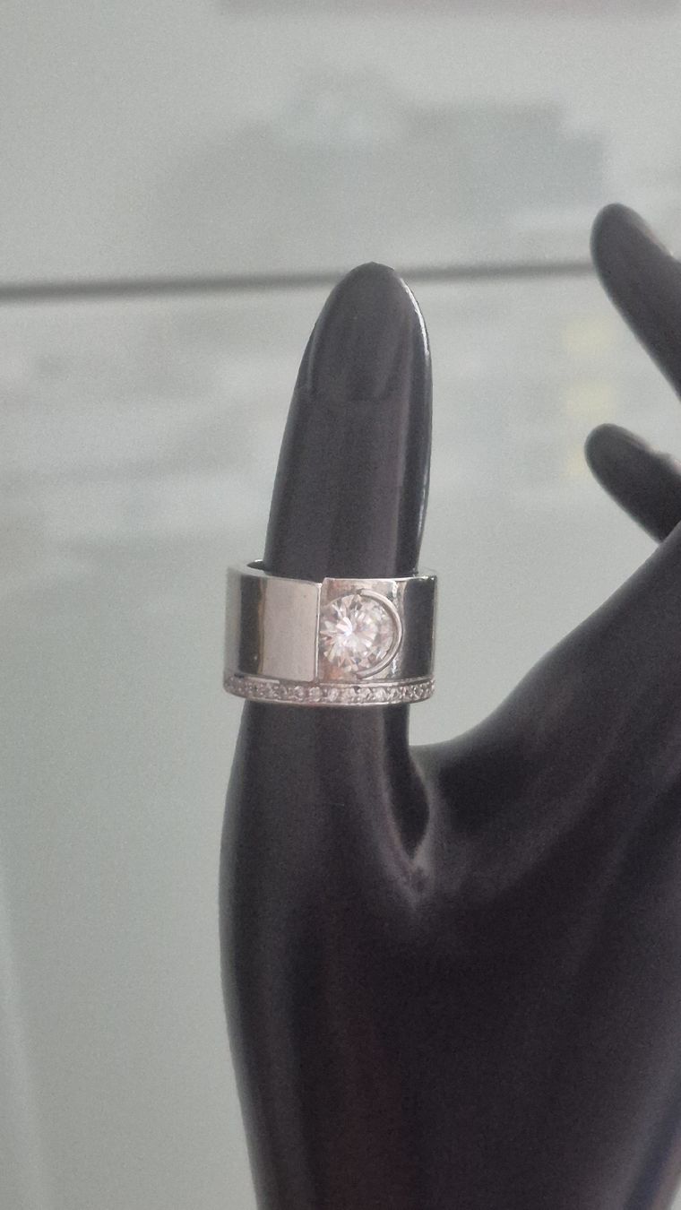 Ringe: Anello con pietre bianche, argento – Neu (gemäss Beschreibung) aus Giubiasco von Stefaniav 7